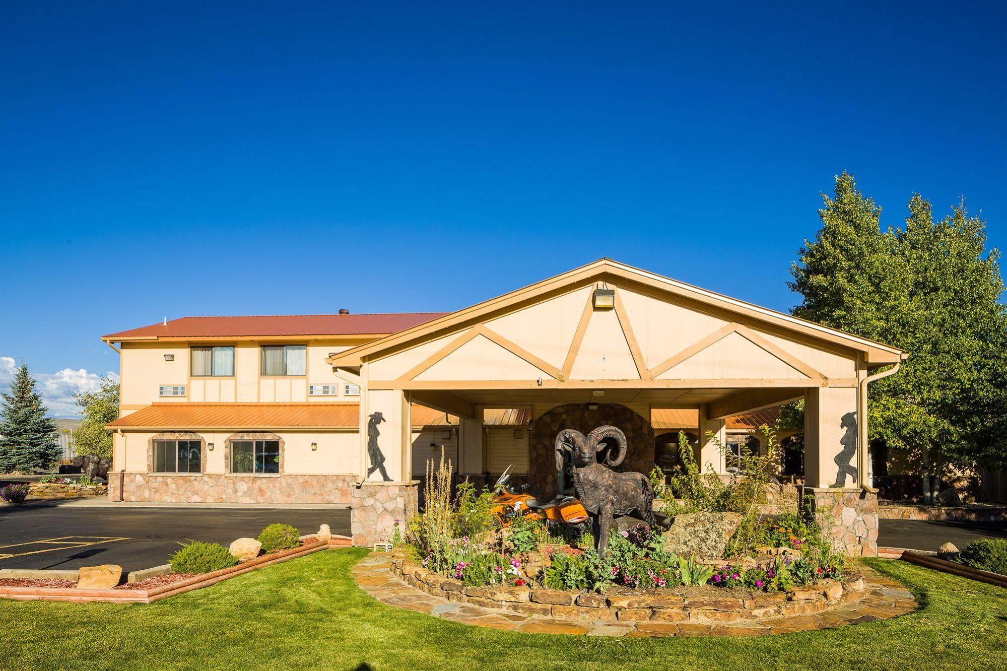 Alpine Inn & Suites Gunnison Ngoại thất bức ảnh