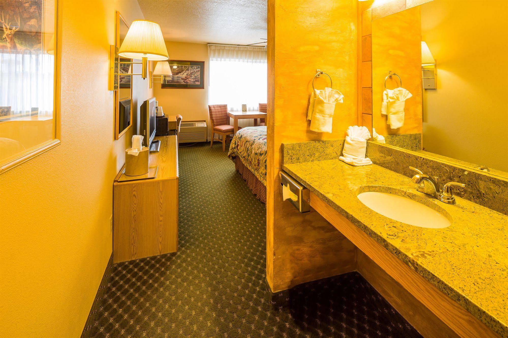Alpine Inn & Suites Gunnison Ngoại thất bức ảnh